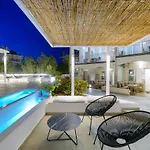 Aelia Apartment